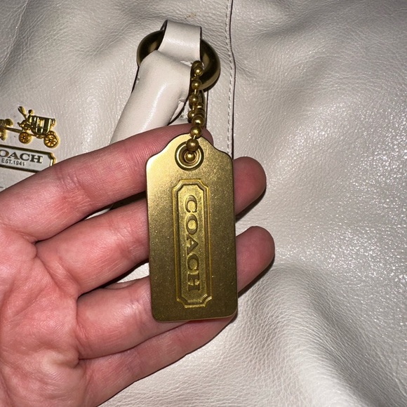 Beautiful white Coach bag - Picture 12 of 15